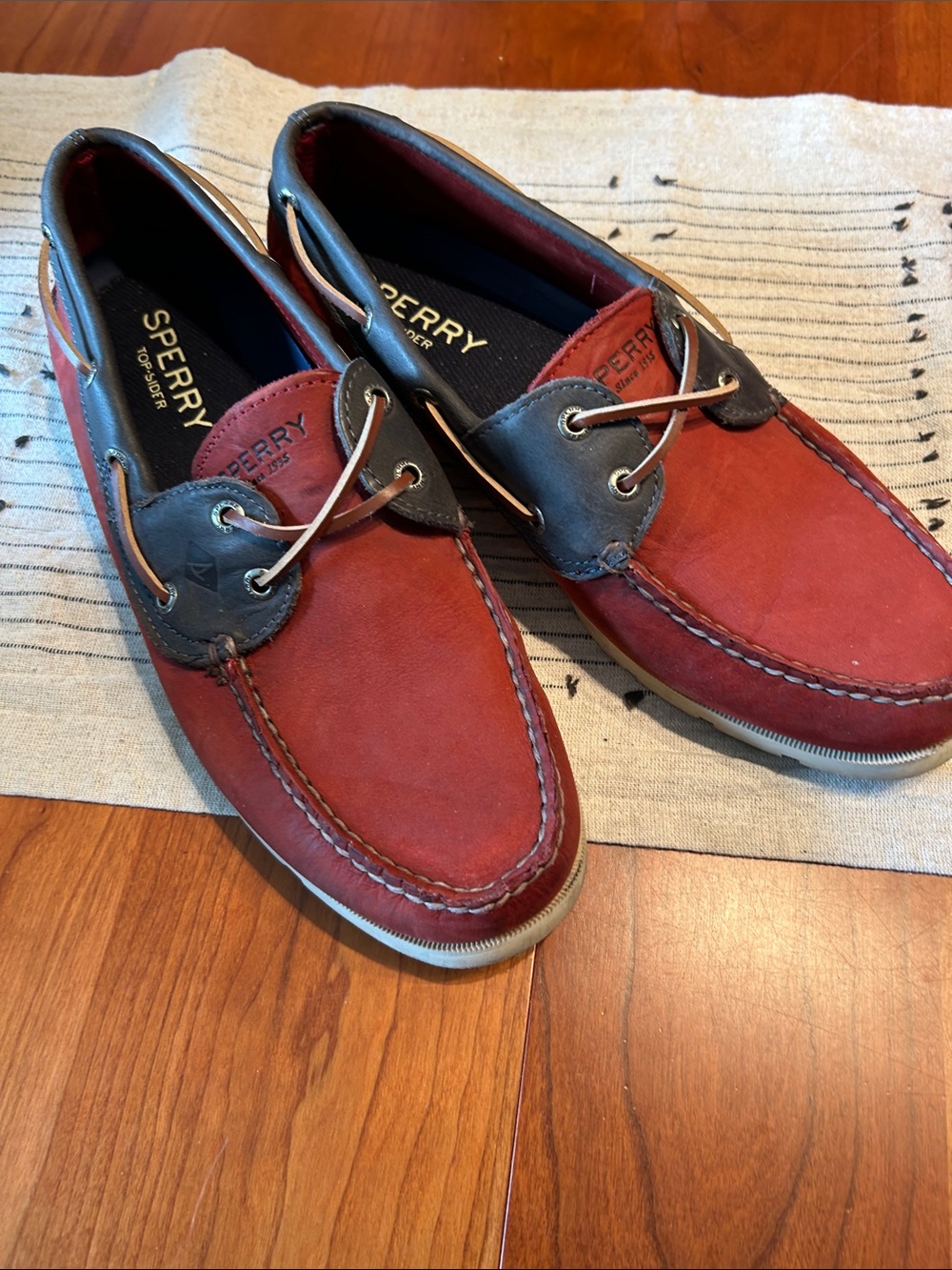 Sperry Top-Sider Men's Authentic Original 2 Eye Nubuck Boat Shoes - Red